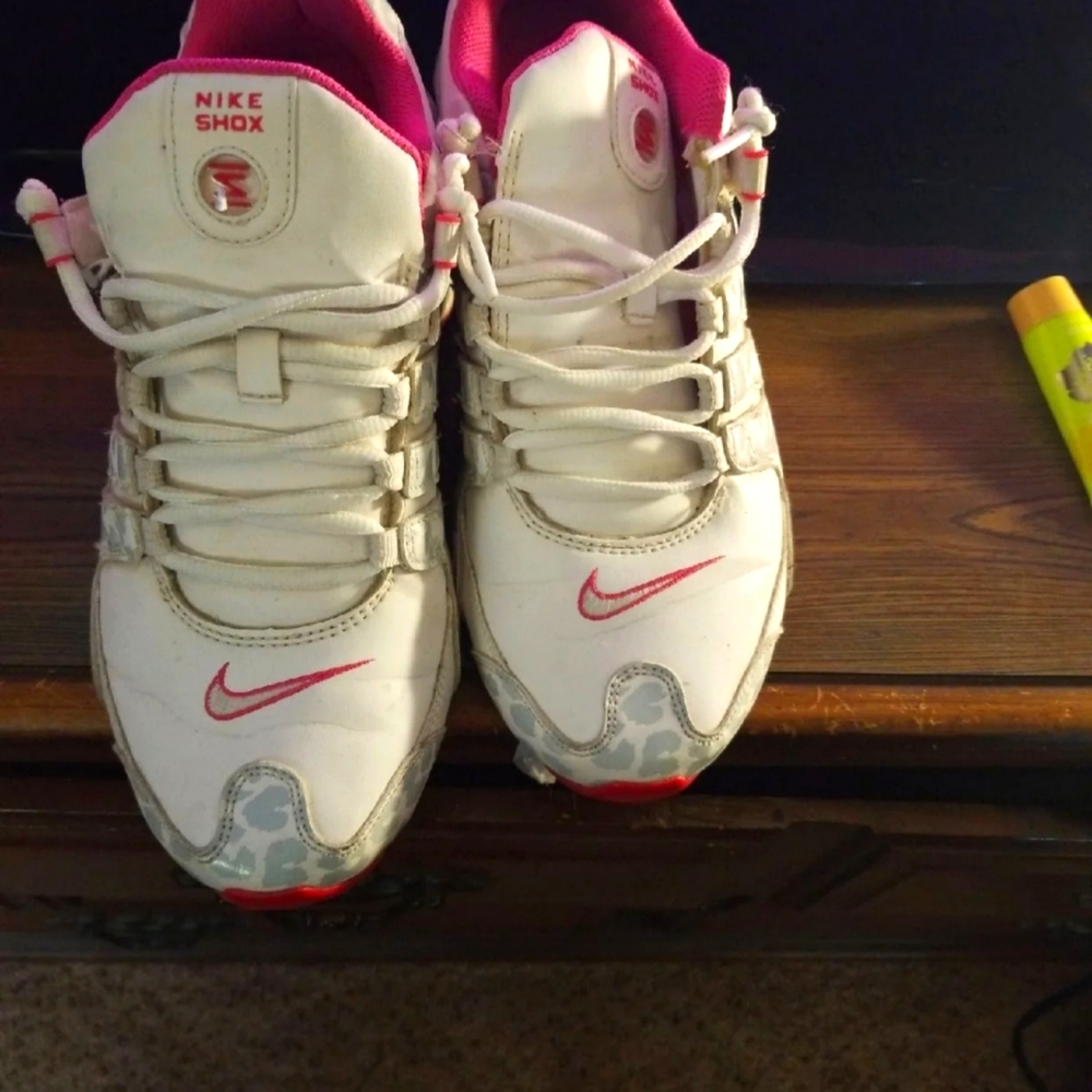 Womens nike shox